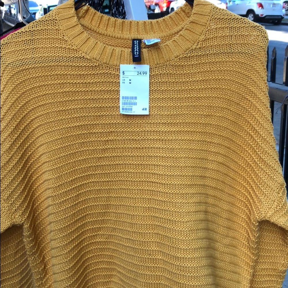 BRAND NEW w/tag Mustard Yellow Knit